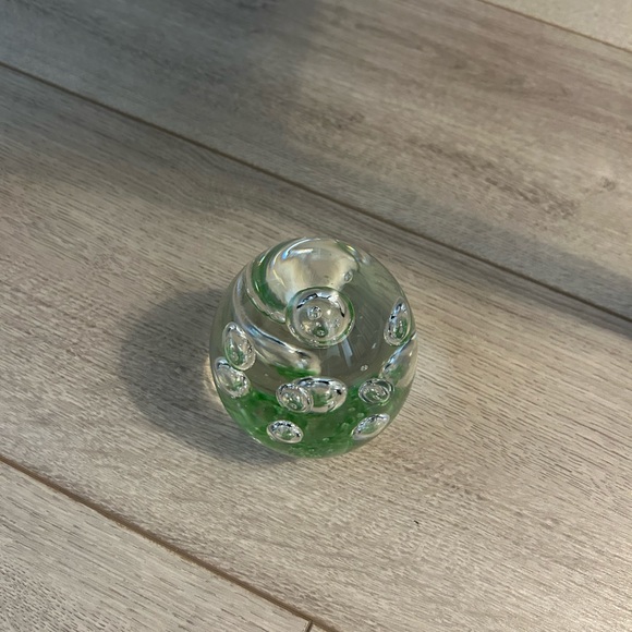 Art Glass Egg w/ Large Bubbles Inside 4 1/2” H 3” W 1 5/8” Base Murano Style - Picture 9 of 9